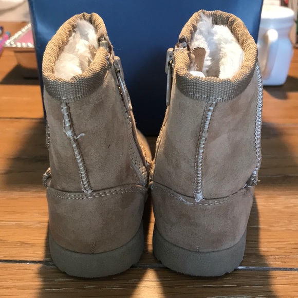 TODDLER Boots - Picture 2 of 5